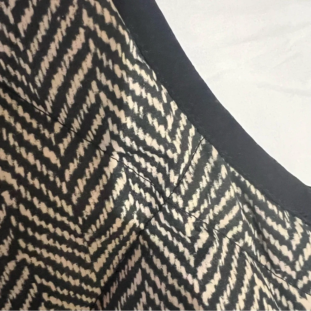 J. Crew Puffer Vest Women’s Size Small Down Quilted Herringbone Insulate… - Picture 7 of 9